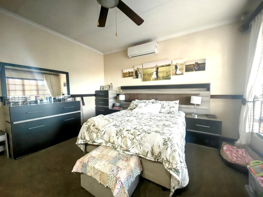 4 Bedroom Property for Sale in Safari Gardens North West